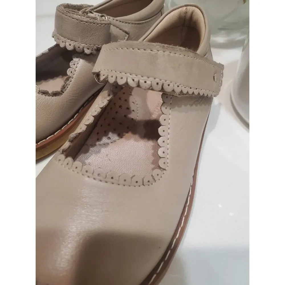 Elephantito Scalloped Leather Girls Shoes Size 10